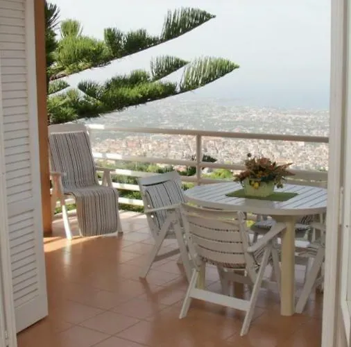 Lomarchi Holiday Home
